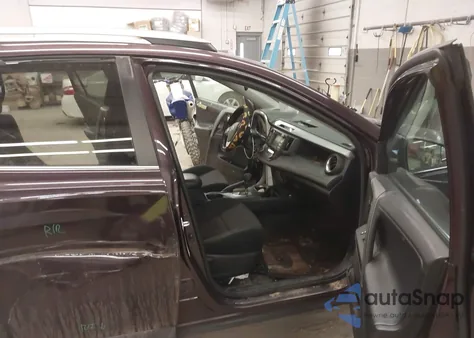 2017 Toyota Rav4 Xle z USA, uszkodzony, nr VIN 2T3RFREV4HW600896